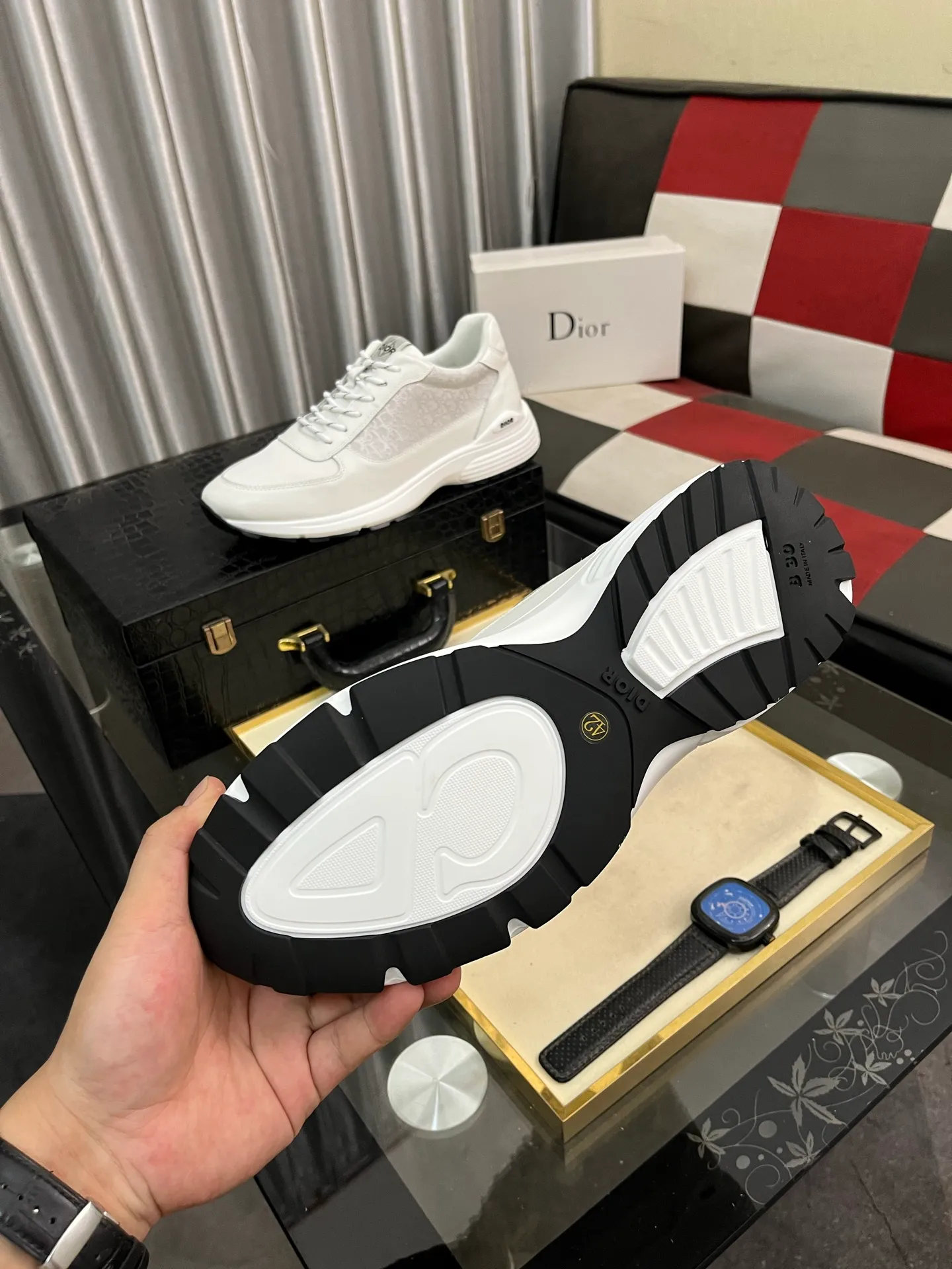 Men's shoes 💰440⌚️⌚️[Dior] The toe is designed to be a bit wider, and the upper foot comfort is perfect. The threads are beautiful, and it fits the pants perfectly. Decorated with various classic details, it is an ideal choice for daily styling. It can be matched with various casual items to create exquisite looks. Fabric: First-layer cowhide/lining sheepskin TPU original outsole Size: 38-444️⃣Colors available